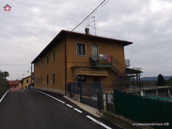 appartamento in vendita a Bardello con Malgesso e Bregano in zona Bregano