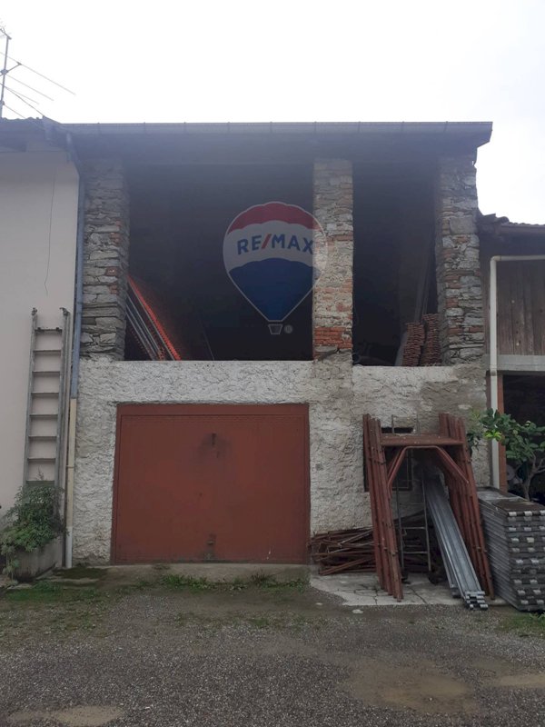 locale di sgombero in vendita a Bardello con Malgesso e Bregano in zona Bregano