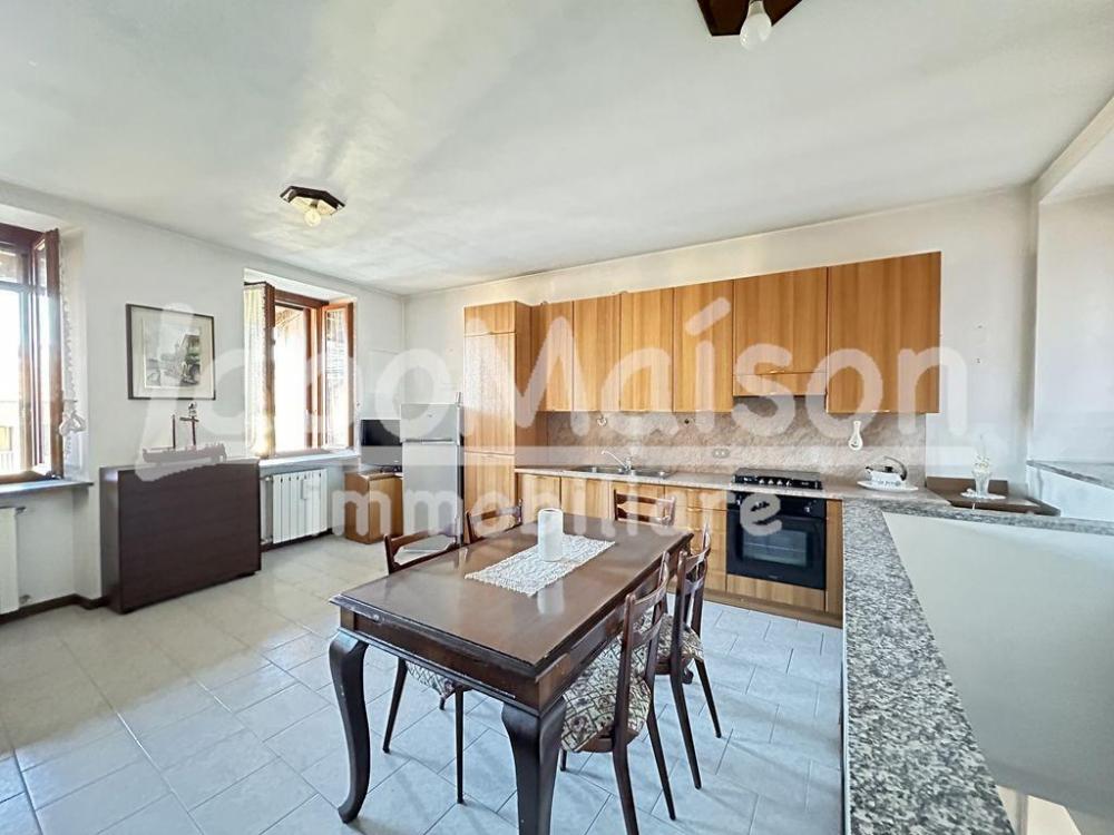 casa indipendente in vendita a Bardello con Malgesso e Bregano in zona Bardello