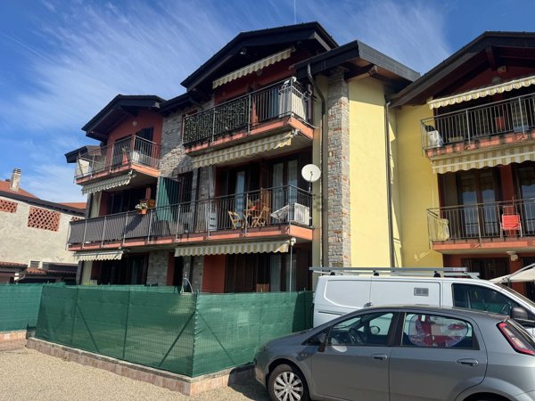 appartamento in vendita a Bardello con Malgesso e Bregano in zona Bardello