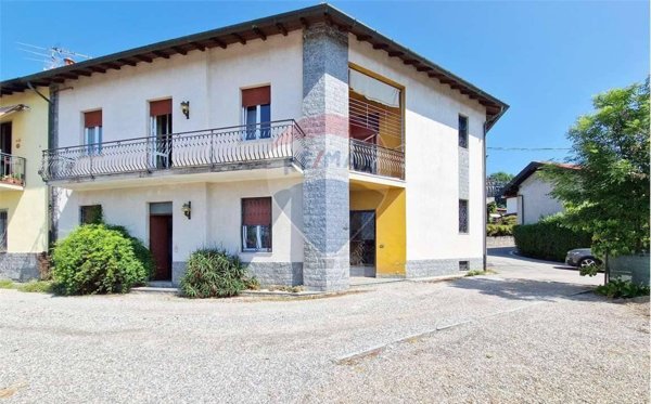 casa indipendente in vendita a Bardello con Malgesso e Bregano in zona Bregano