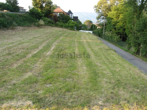 terreno edificabile in vendita a Bardello con Malgesso e Bregano in zona Bregano