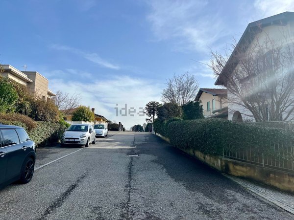 casa indipendente in vendita a Bardello con Malgesso e Bregano in zona Bardello