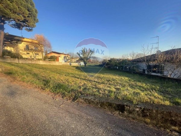 villa in vendita a Bardello con Malgesso e Bregano in zona Bregano