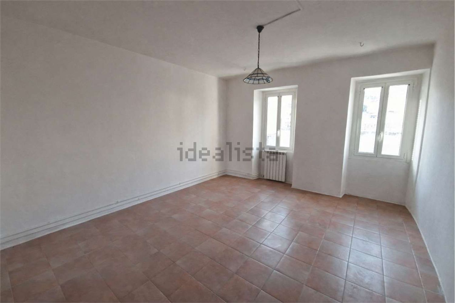 appartamento in vendita a Bardello con Malgesso e Bregano in zona Bregano