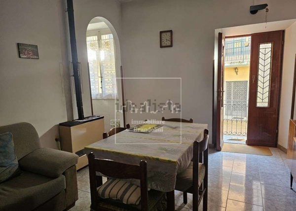 appartamento in vendita a Bardello con Malgesso e Bregano in zona Bardello