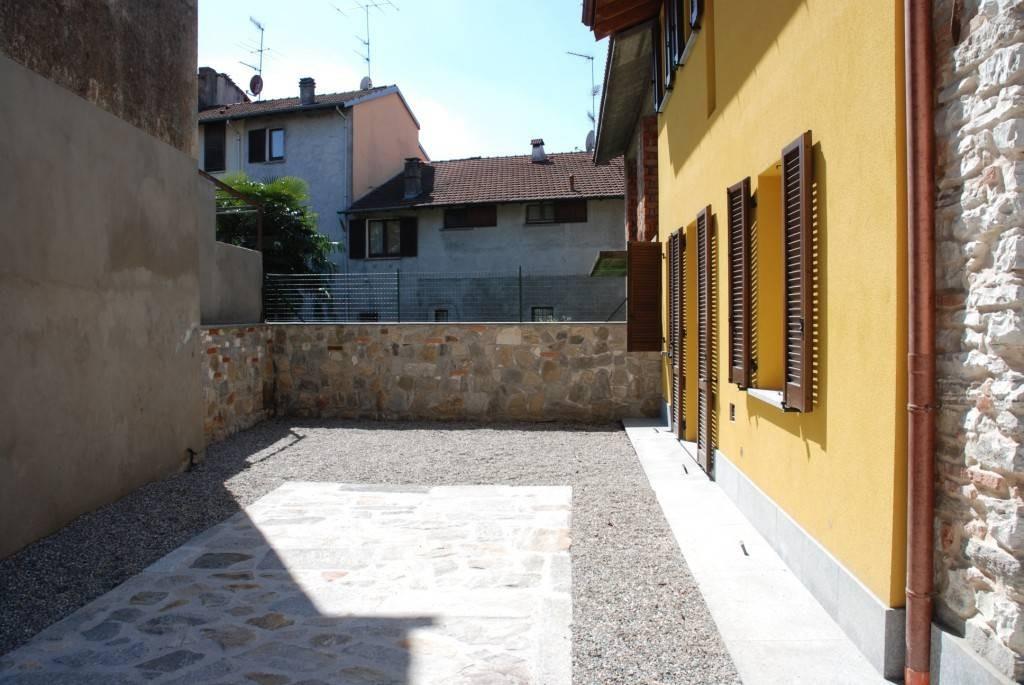 casa indipendente in vendita a Bardello con Malgesso e Bregano