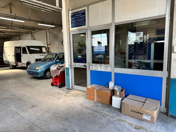 ufficio in vendita a Bardello con Malgesso e Bregano in zona Bardello