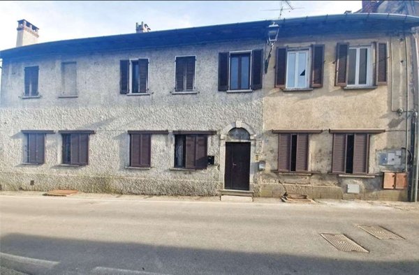 appartamento in vendita a Bardello con Malgesso e Bregano in zona Bregano