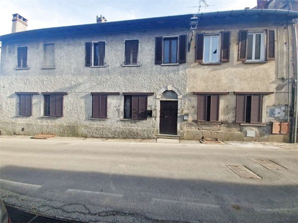 appartamento in vendita a Bardello con Malgesso e Bregano in zona Bregano