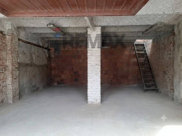 ufficio in vendita a Bardello con Malgesso e Bregano in zona Bregano