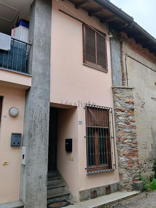 appartamento in vendita a Bardello con Malgesso e Bregano in zona Malgesso