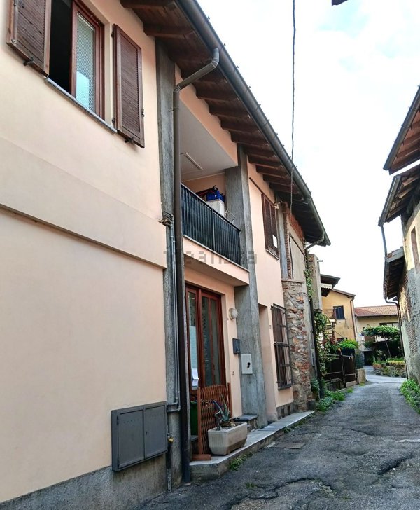 appartamento in vendita a Bardello con Malgesso e Bregano in zona Malgesso