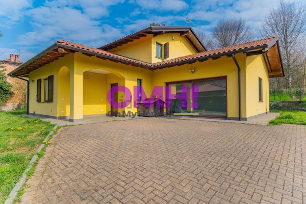 casa indipendente in vendita a Bardello con Malgesso e Bregano in zona Bardello