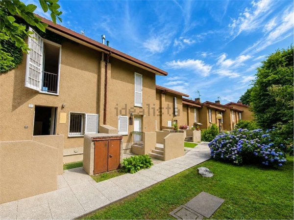 casa indipendente in vendita a Bardello con Malgesso e Bregano in zona Bregano