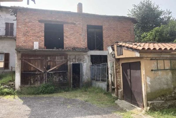 esavano in vendita a Bardello con Malgesso e Bregano in zona Bardello