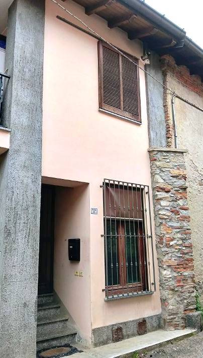 appartamento in vendita a Bardello con Malgesso e Bregano in zona Bardello