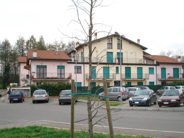 appartamento in vendita ad Albavilla in zona Carcano