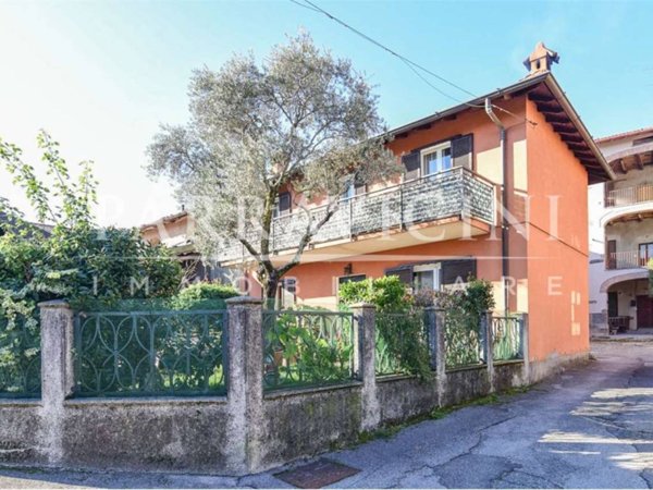 casa indipendente in vendita ad Albavilla