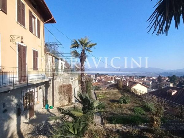 casa indipendente in vendita ad Albavilla