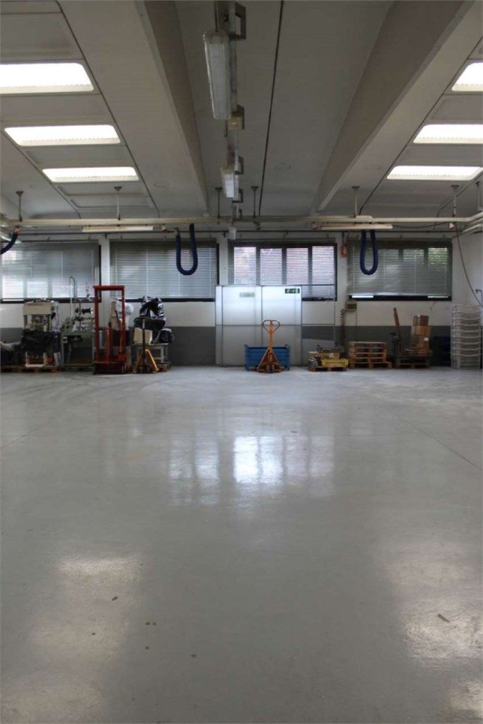 negozio in vendita ad Albavilla