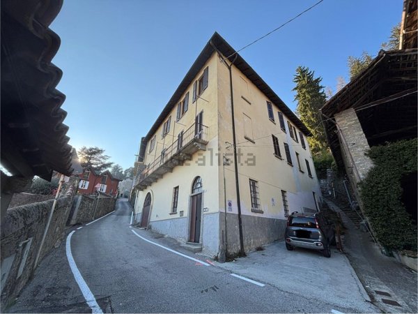 appartamento in vendita ad Albavilla