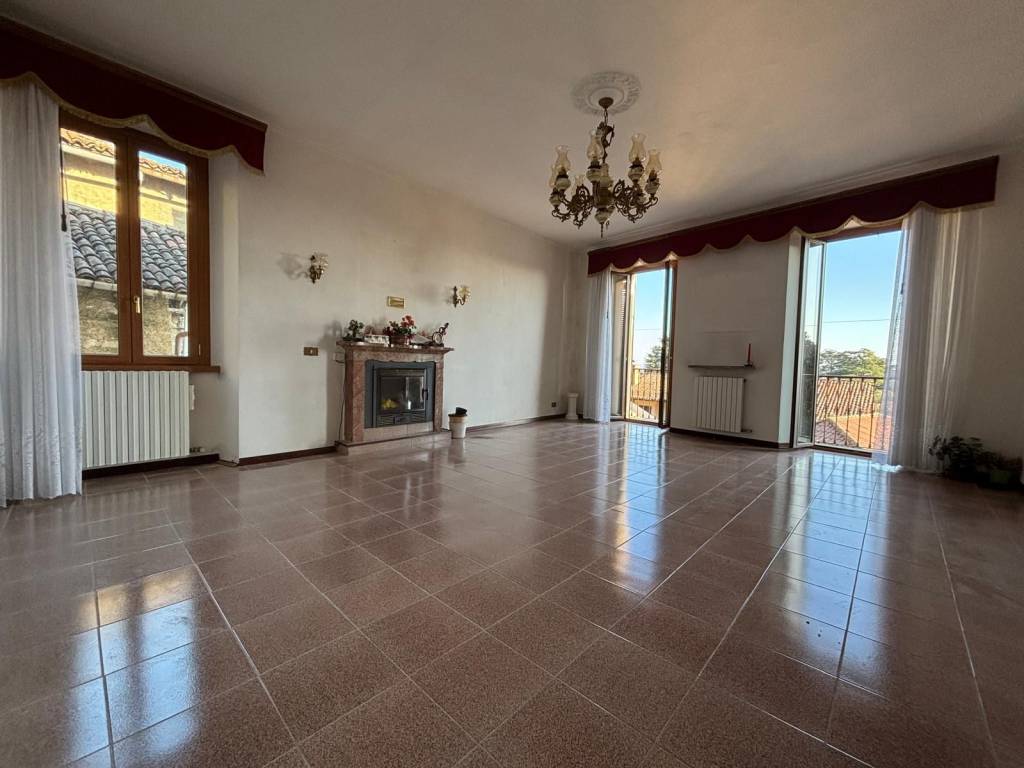 appartamento in vendita ad Albavilla