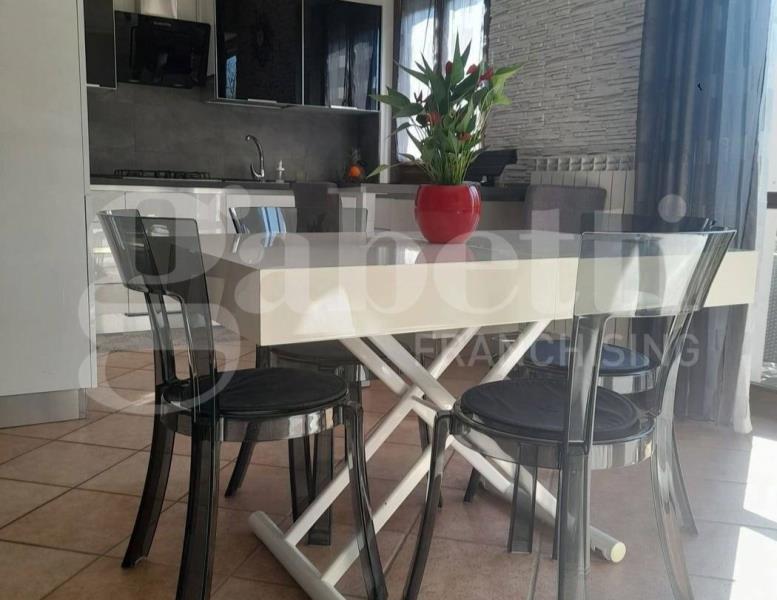 appartamento in vendita ad Albavilla in zona Carcano