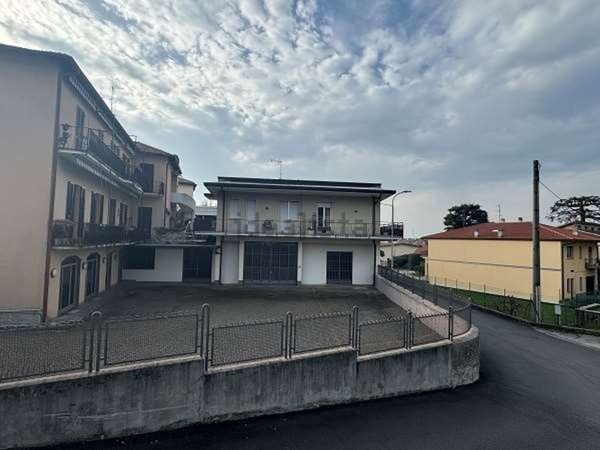 locale di sgombero in vendita ad Albavilla