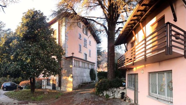 casa indipendente in vendita ad Albavilla