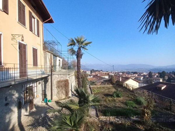 casa indipendente in vendita ad Albavilla