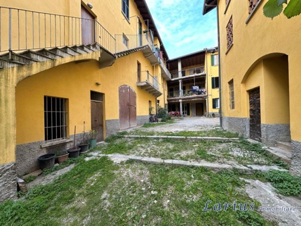 appartamento in vendita ad Albavilla