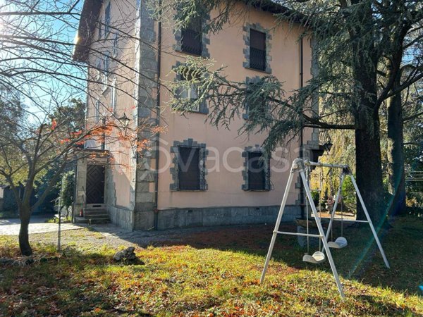 casa indipendente in vendita ad Albavilla