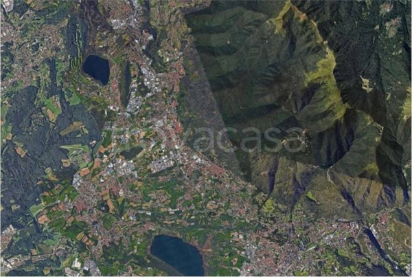 locale di sgombero in vendita ad Albavilla