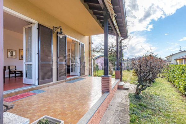 casa indipendente in vendita ad Albavilla