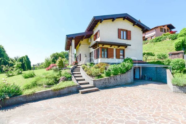 casa indipendente in vendita ad Albavilla
