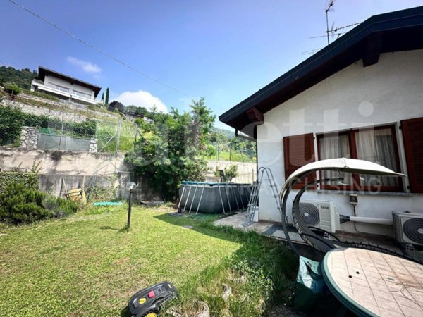 casa indipendente in vendita ad Albavilla