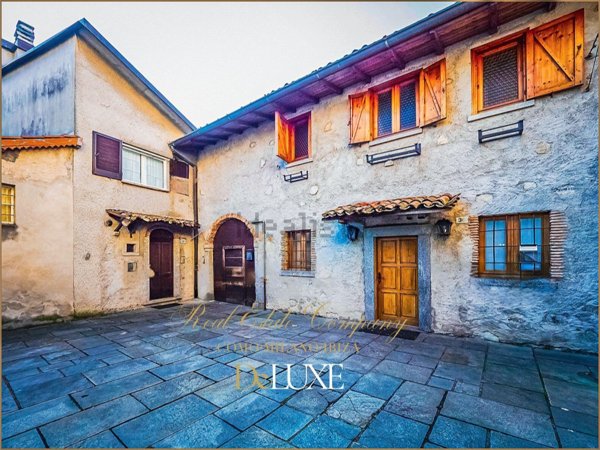 casa indipendente in vendita ad Albavilla