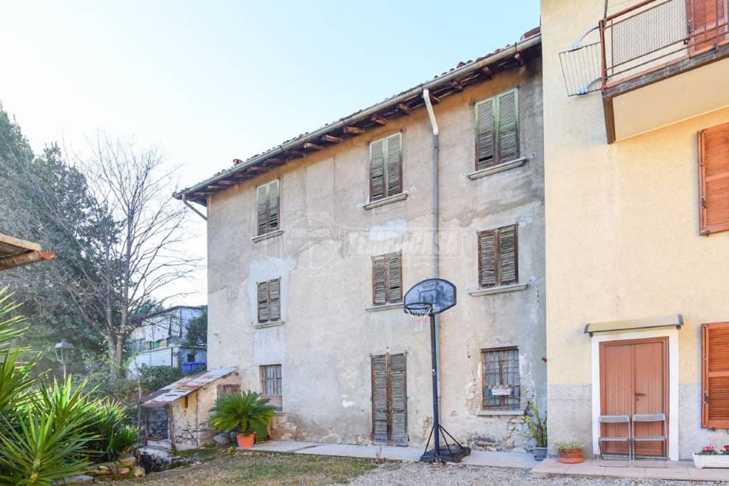 casa indipendente in vendita ad Albavilla