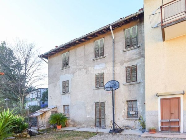 casale in vendita ad Albavilla
