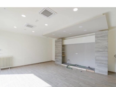 locale commerciale in vendita ad Albavilla