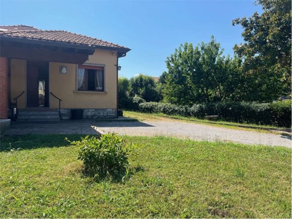 casa indipendente in vendita ad Albavilla