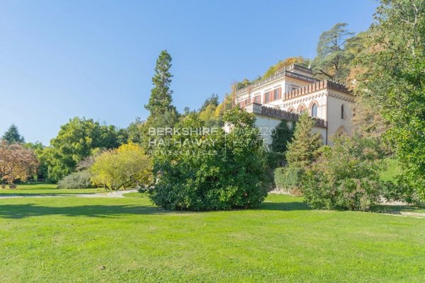 villa in vendita ad Albavilla