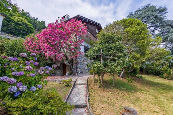 casa indipendente in vendita ad Albavilla