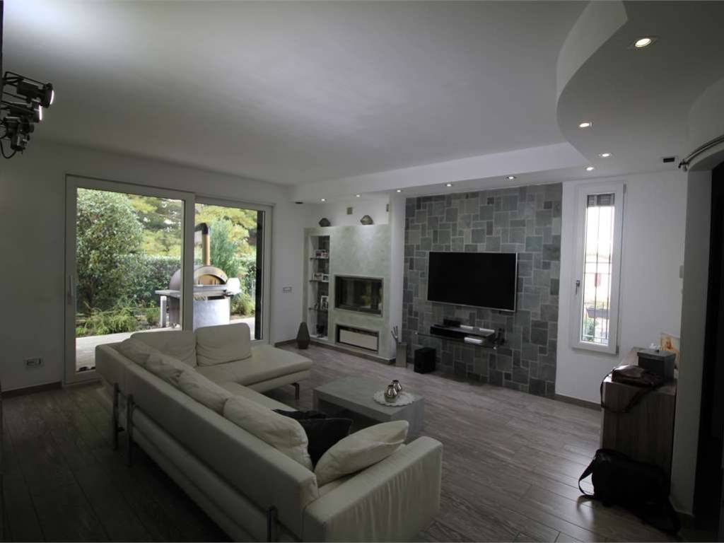 casa indipendente in vendita ad Albavilla