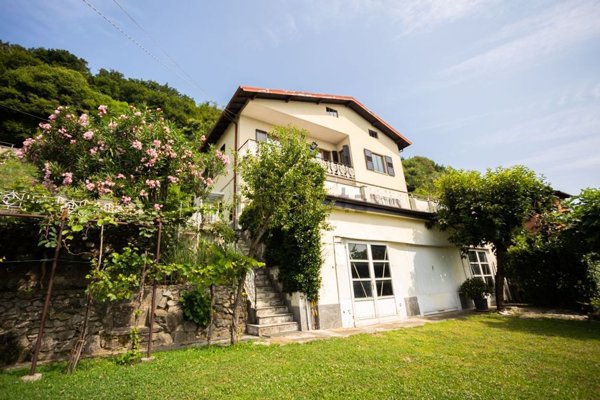 casa indipendente in vendita ad Albavilla