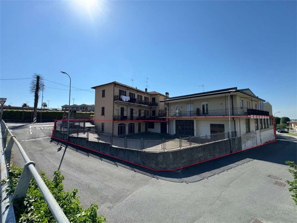 locale di sgombero in vendita ad Albavilla