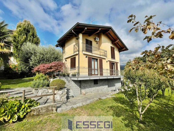 casa indipendente in vendita ad Albavilla