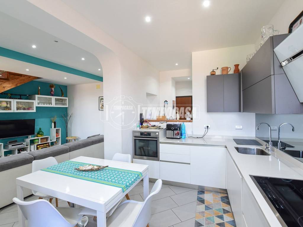 appartamento in vendita ad Albavilla