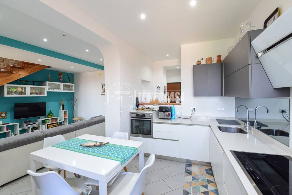 appartamento in vendita ad Albavilla